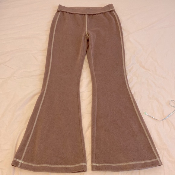 UO Out From Under Batheny Fleece Flare Pants Mauve Size M - Picture 5 of 8
